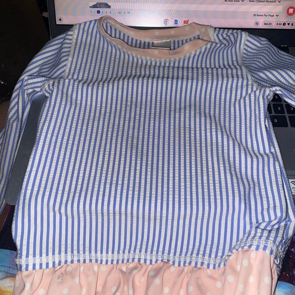 Rufflebutts rash guard size 4T